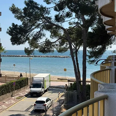 Estudio Renovado En Primera Linea De Mar